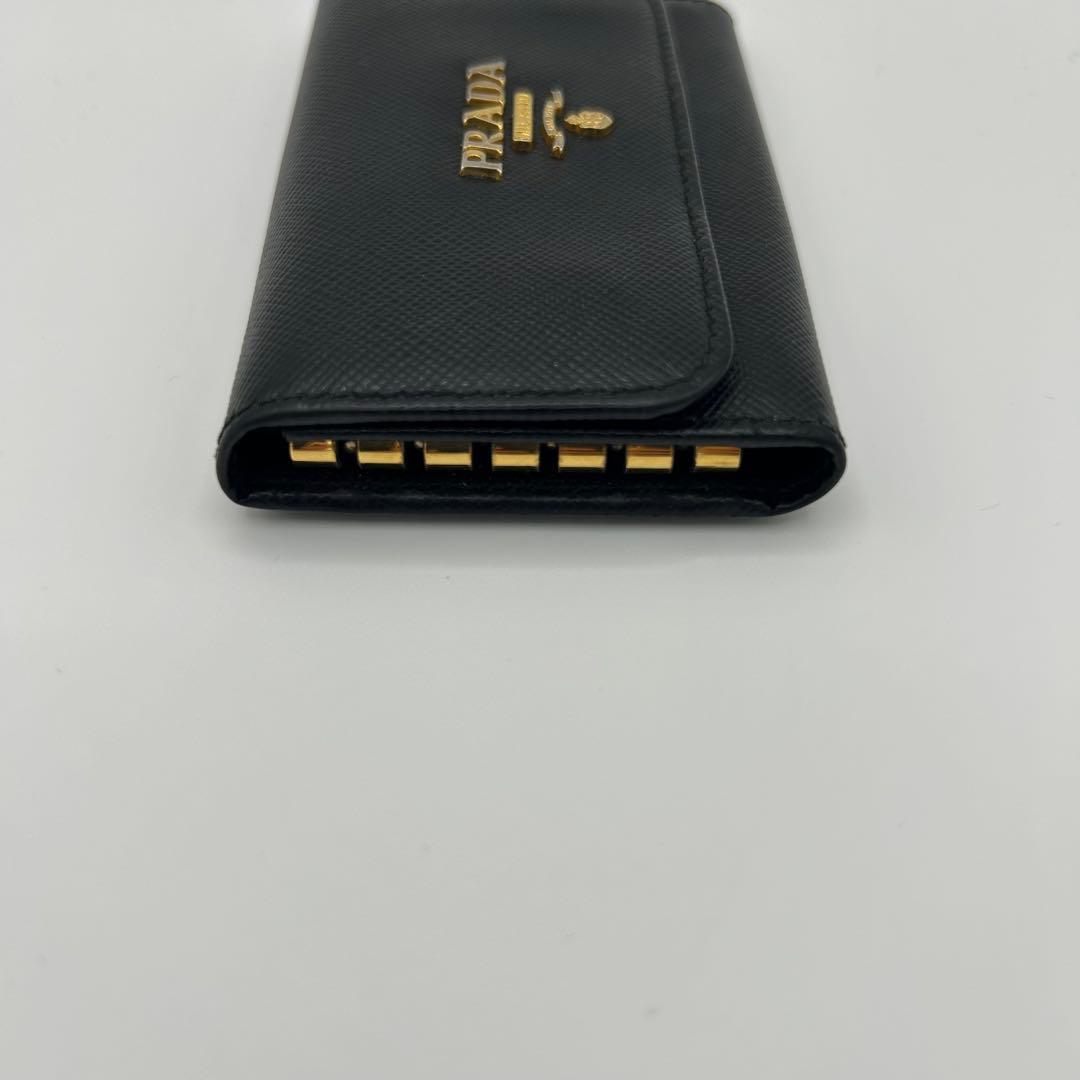 PRADA 6連キーケース　サフィアーノ　レザー　黒　金ロゴ