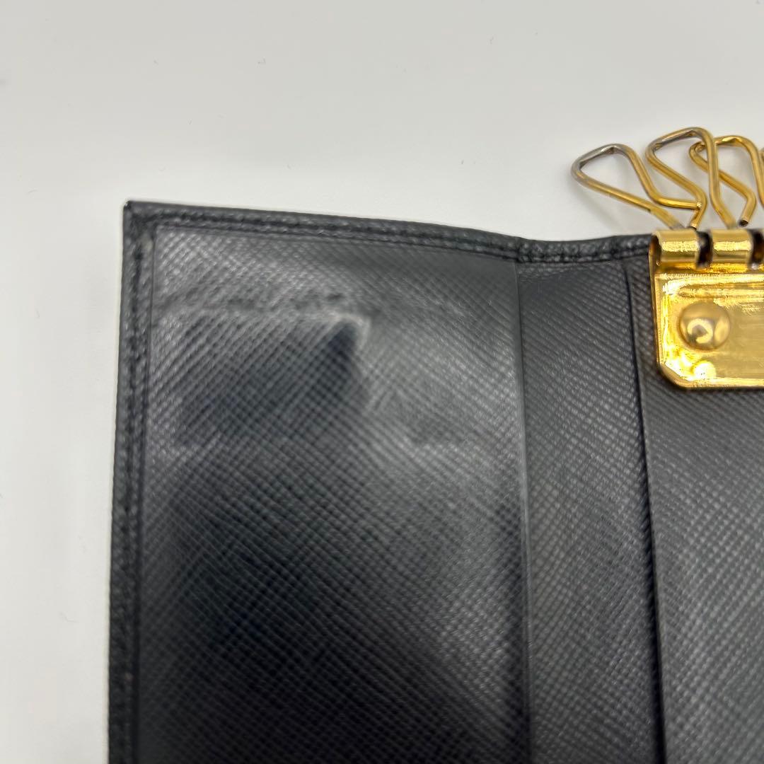 PRADA 6連キーケース　サフィアーノ　レザー　黒　金ロゴ