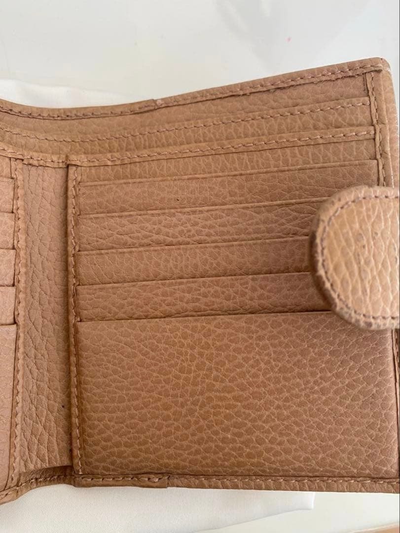 GUCCI ベージュ 二つ折り財布
