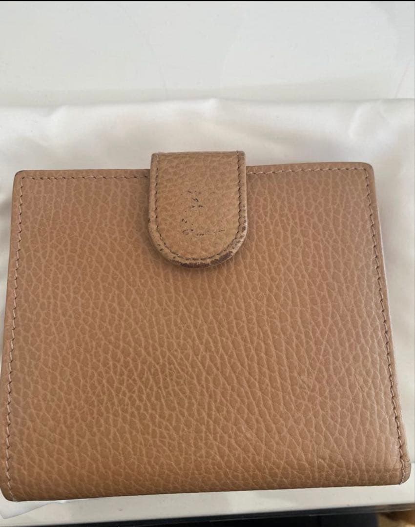 GUCCI ベージュ 二つ折り財布