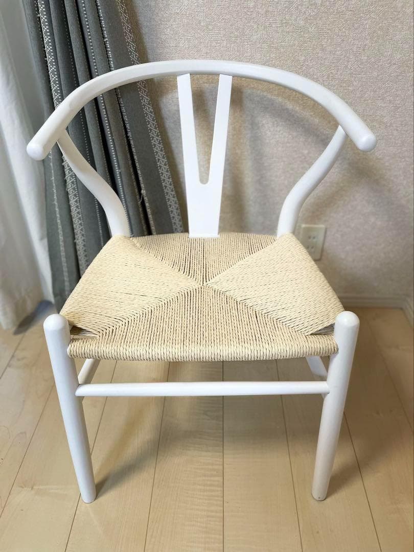 ホワイト Y字型背もたれ ダイニングチェア