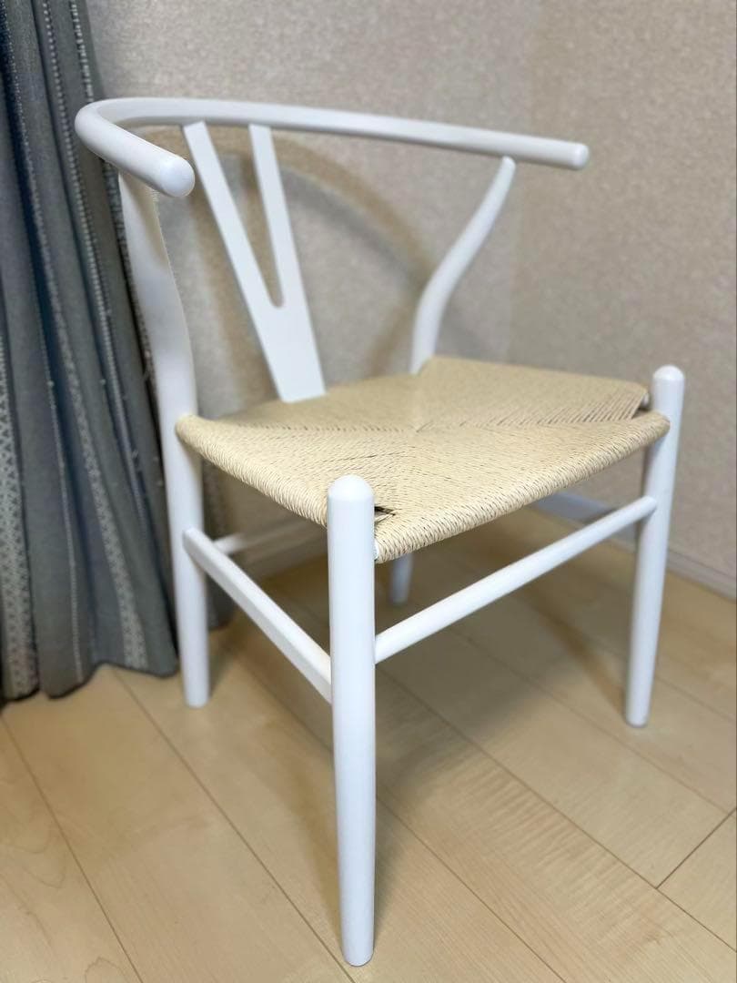ホワイト Y字型背もたれ ダイニングチェア