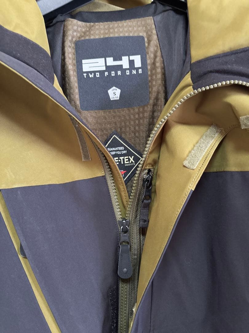 GOLDWIN 241 スノーボード　ウエア上　黒/オリーブ