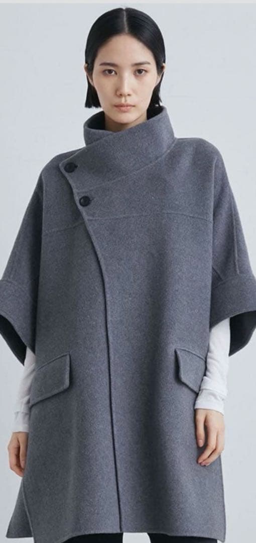 ミースロエ　スーパー140 スタンドカラー接結ポンチョ　グレー