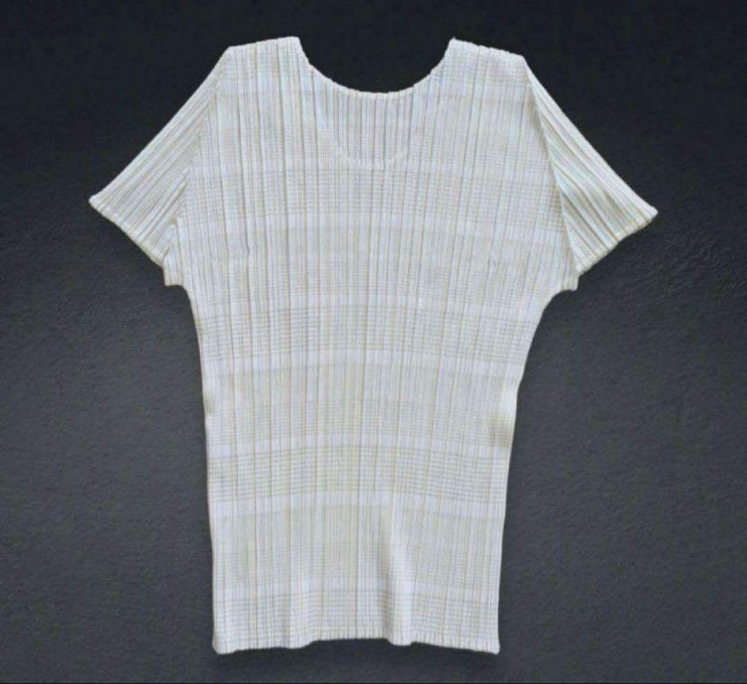 美品【PLEATS PLEASE】イッセイミヤケ　アイボリー　半袖カットソー　3