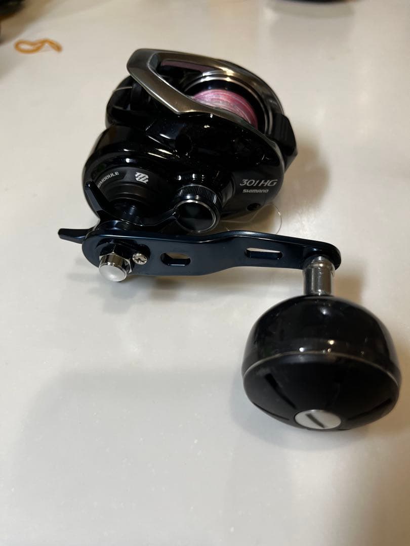 グラップラーベイトリール 黒 左巻き