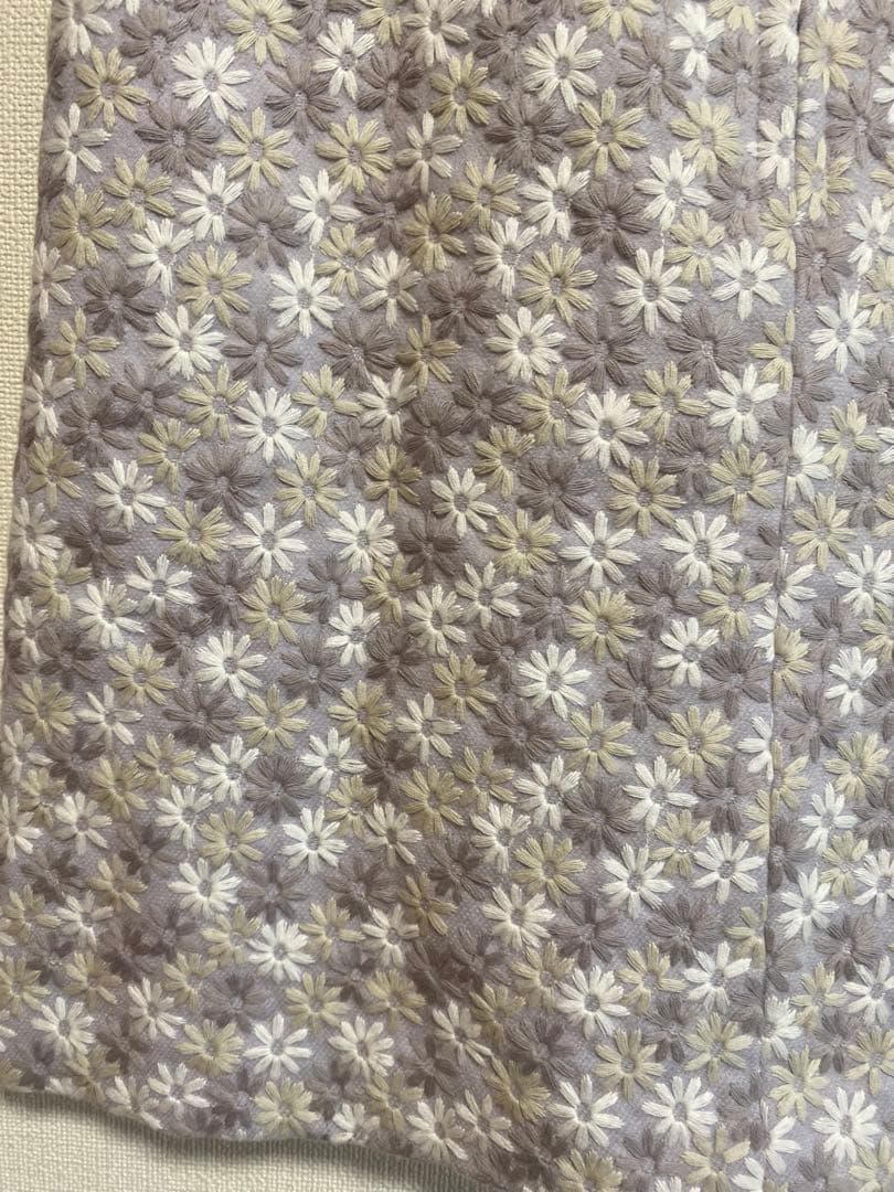 新品未使用　タグつきワンピース　タルティーヌエショコラ　　130 総刺繍