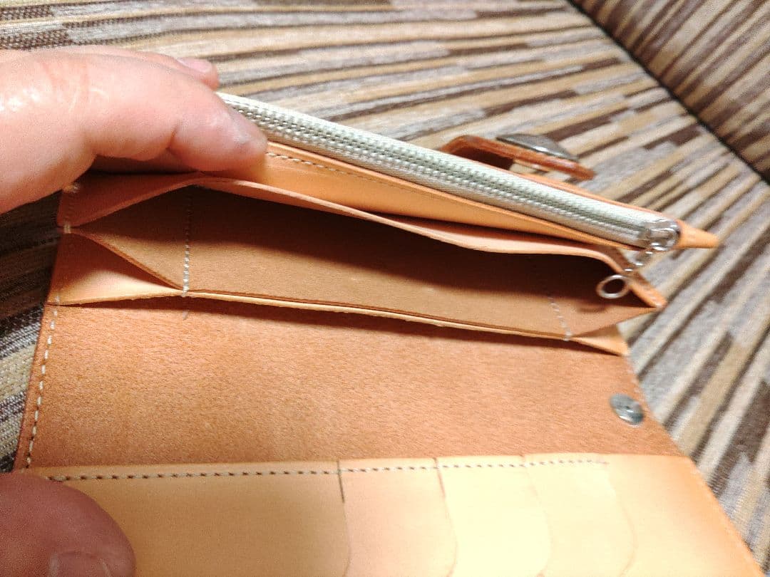 【美品】KC.sケイシーズライダースウォレット長財布 彫刻入り　40260円