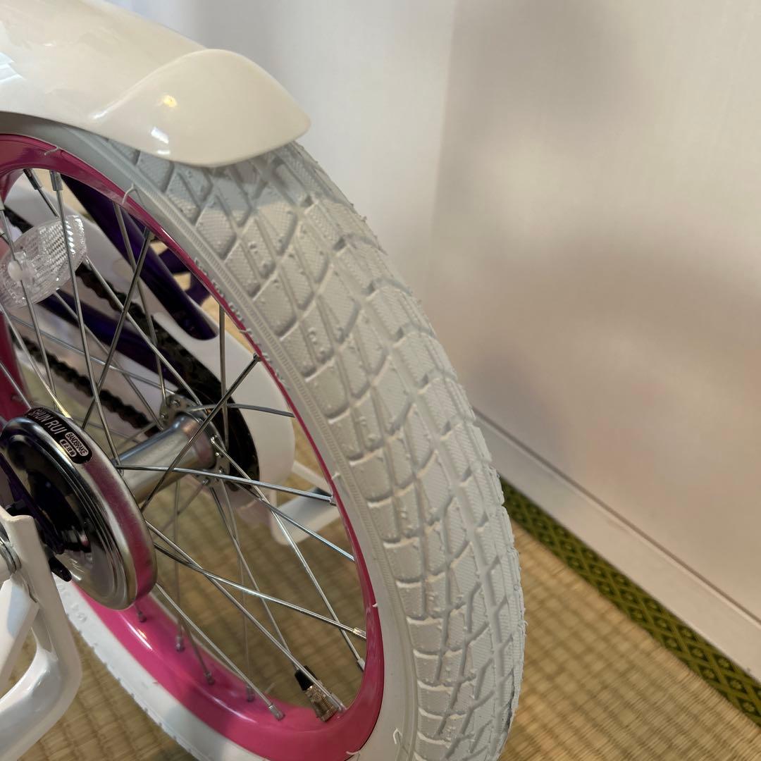 新品　外での使用なし　子供用自転車 紫色 16インチ　女の子　パープル