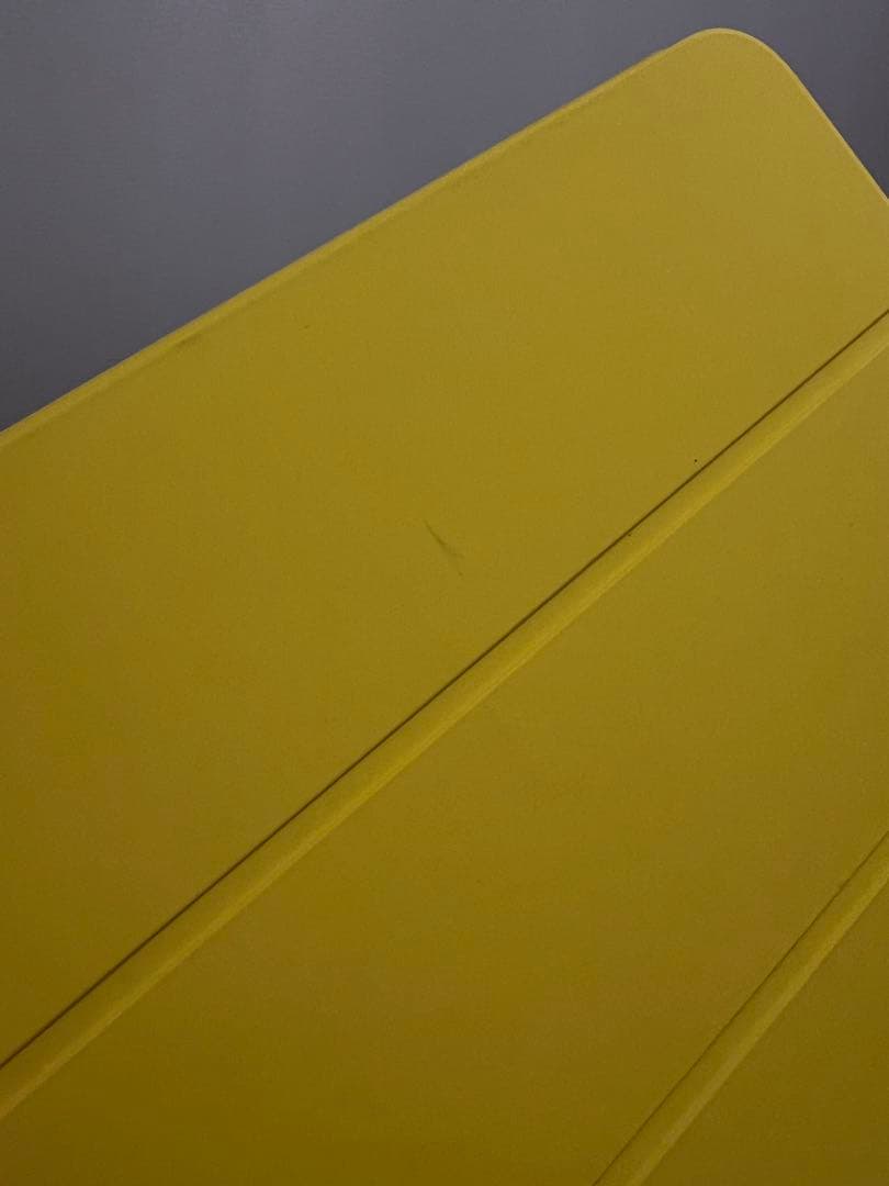 ⭐︎た*ん　iPad ゴールド 本体 + イエローカバー⭐︎