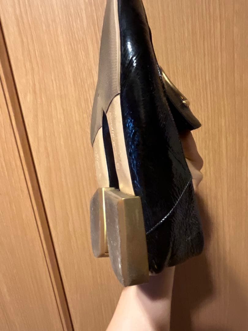 Salvatore Ferragamo パテントレザー　ブラック ローファー