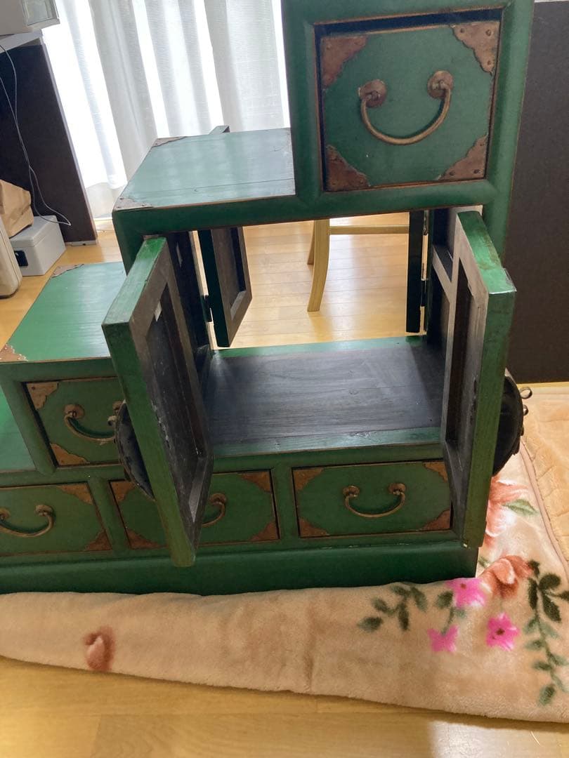 階段型木製タンス グリーン