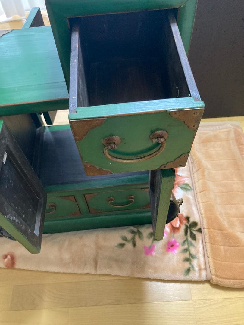 階段型木製タンス グリーン