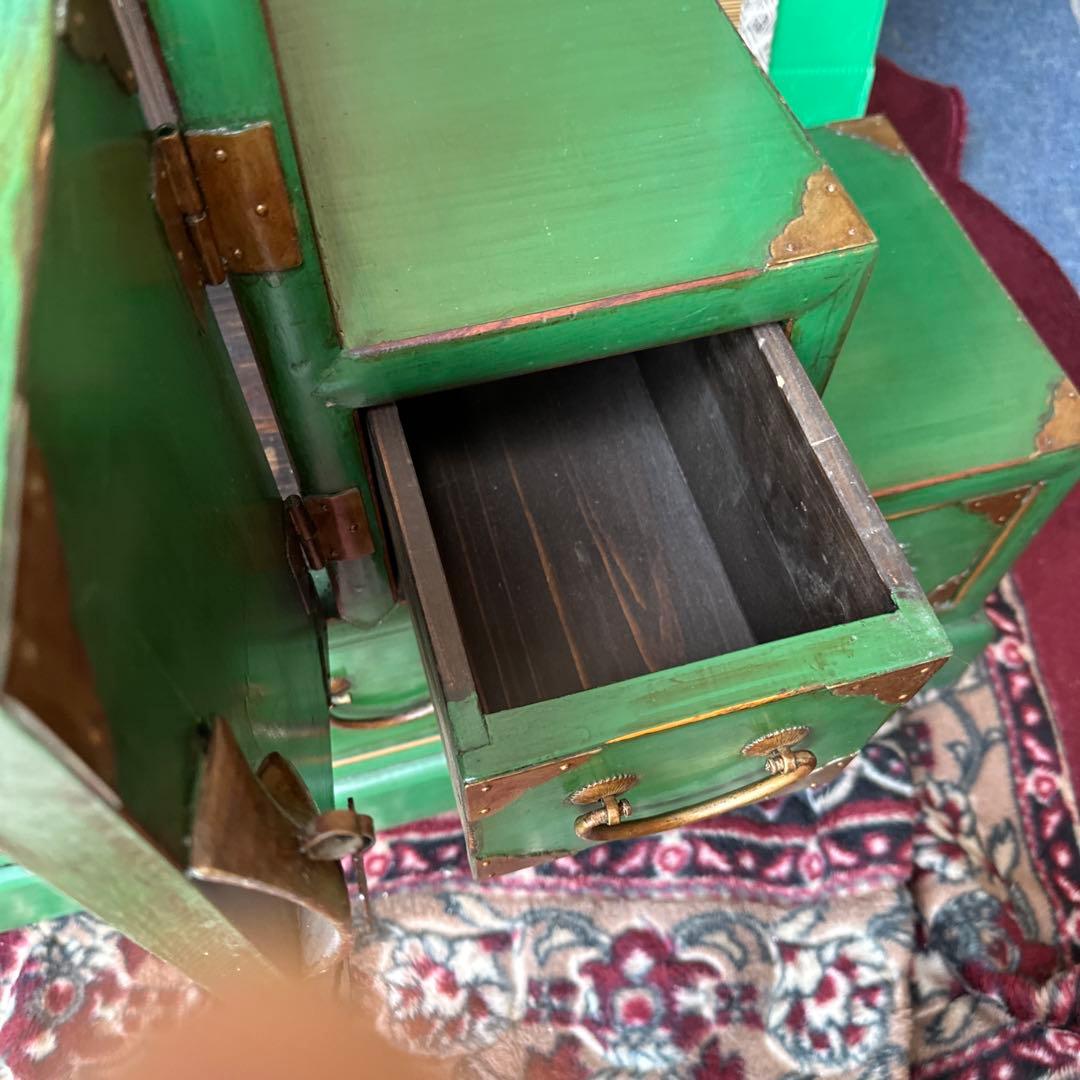 階段型木製タンス グリーン