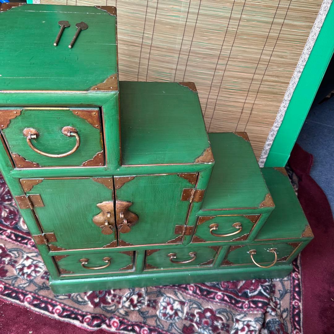 階段型木製タンス グリーン