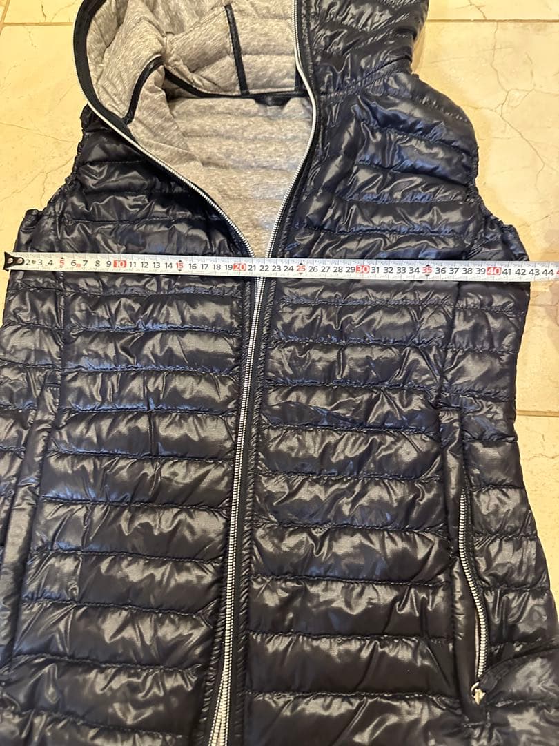 Duvetica フード付きダウンベスト ネイビー