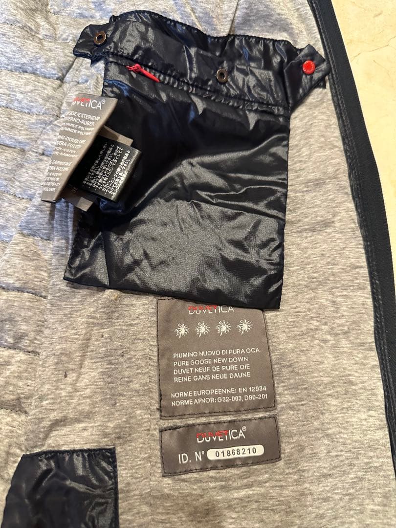 Duvetica フード付きダウンベスト ネイビー