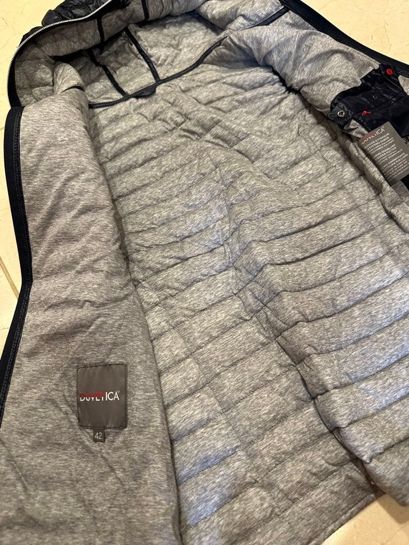 Duvetica フード付きダウンベスト ネイビー