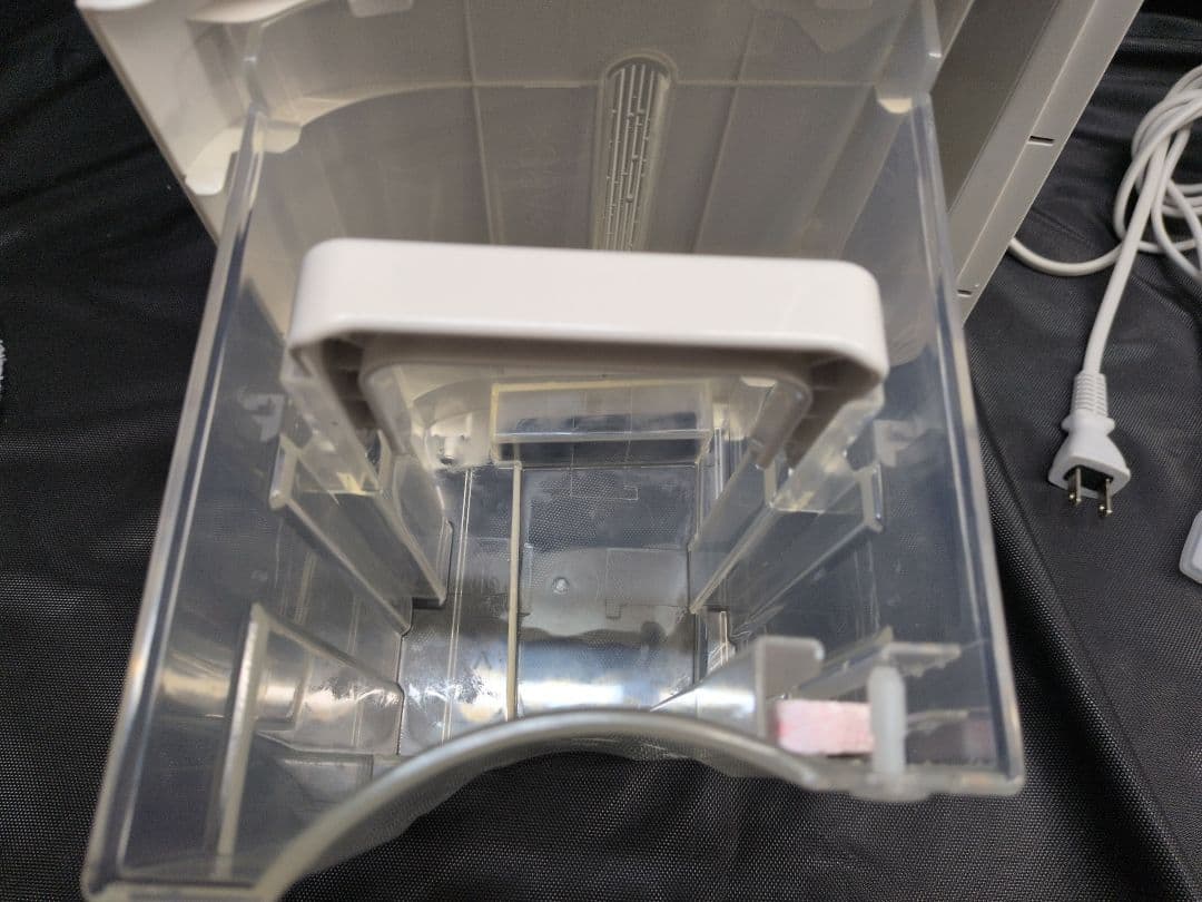 SHARP 除湿機 CM-P100-ｗ 2023年製 M2603