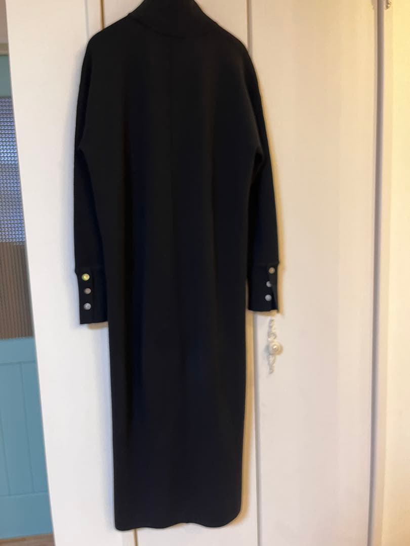 黒 ニットワンピース タートルネック