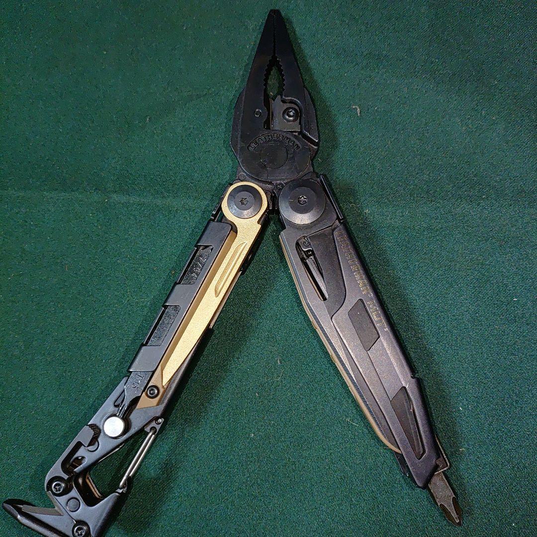 未使用 LEATHERMAN MUT マルチツール ブラック/タン