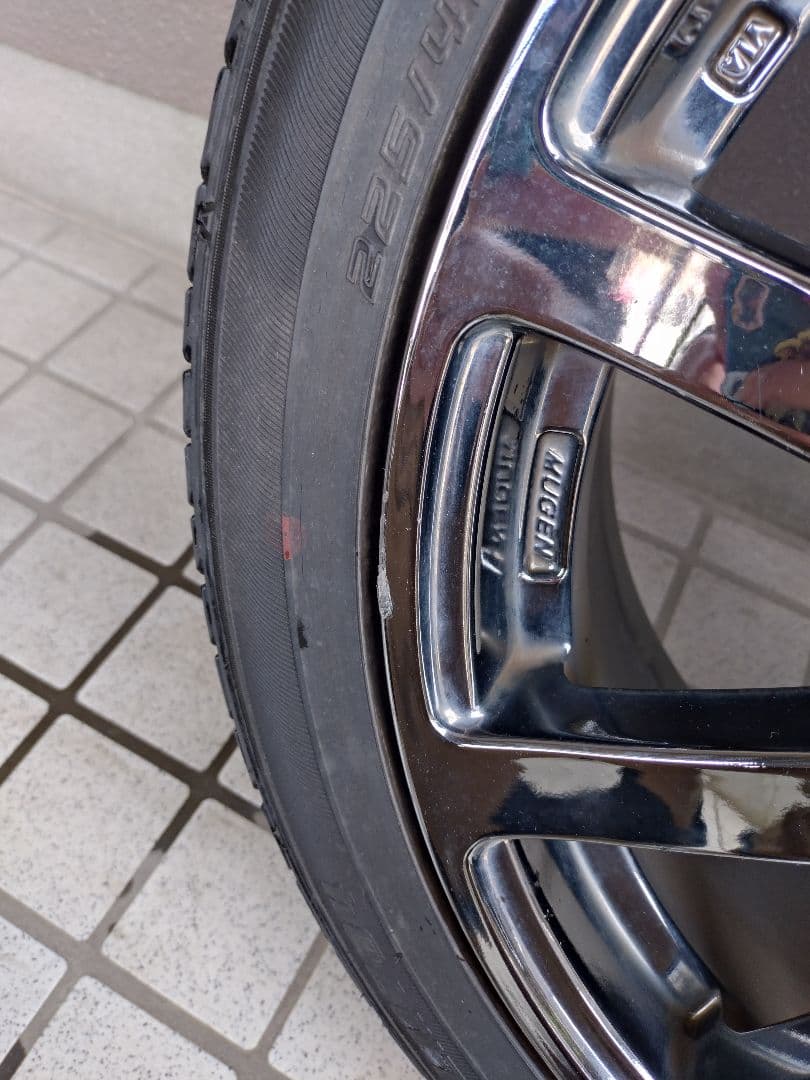 【無限】NR 18㌅アルミホイール　ブラックメタル　タイヤ、盗難防止ナット付き