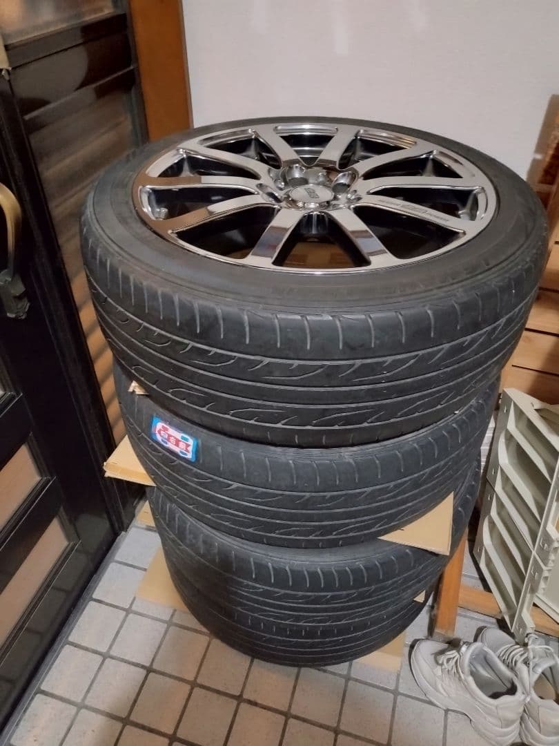 【無限】NR 18㌅アルミホイール　ブラックメタル　タイヤ、盗難防止ナット付き