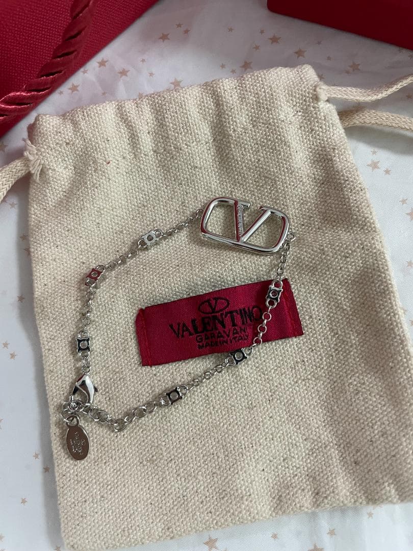 シルバー・お薦め　ヴァレンティノ　ブレスレット　VALENTINO Vロゴ
