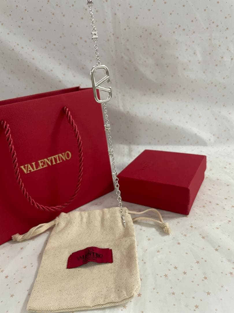 シルバー・お薦め　ヴァレンティノ　ブレスレット　VALENTINO Vロゴ