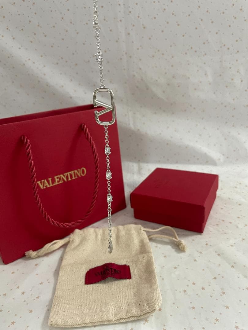 シルバー・お薦め　ヴァレンティノ　ブレスレット　VALENTINO Vロゴ