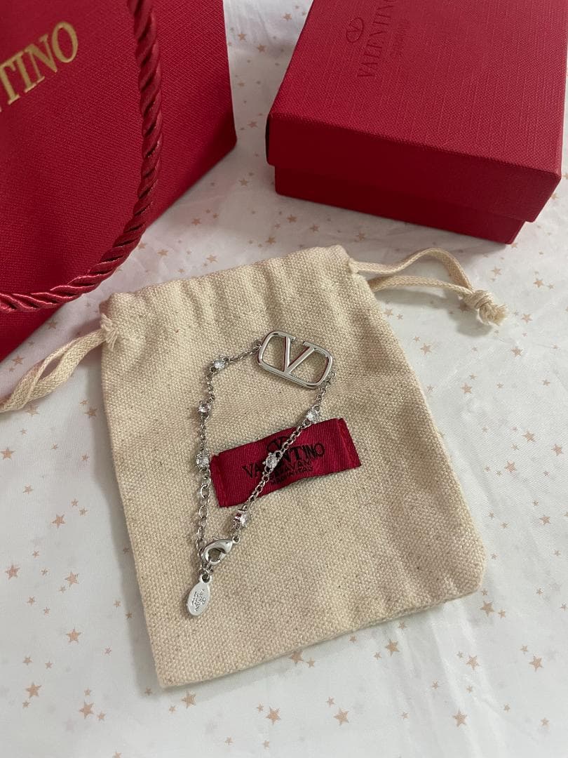 シルバー・お薦め　ヴァレンティノ　ブレスレット　VALENTINO Vロゴ