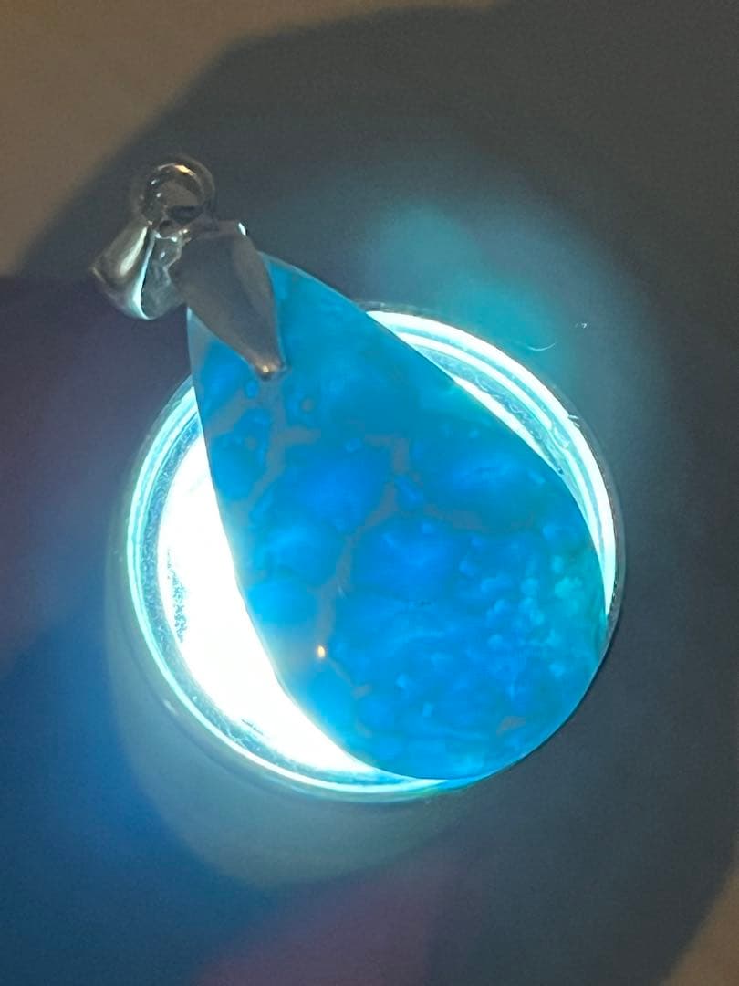 天然石ラリマー☆高品質！しずく型ペンダントトップ☆両面違う模様で素敵！