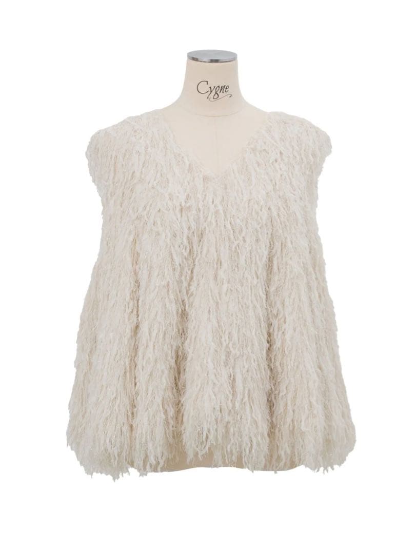 美品 シーニュ cygne Aラインフレアトップス ginie ホワイト