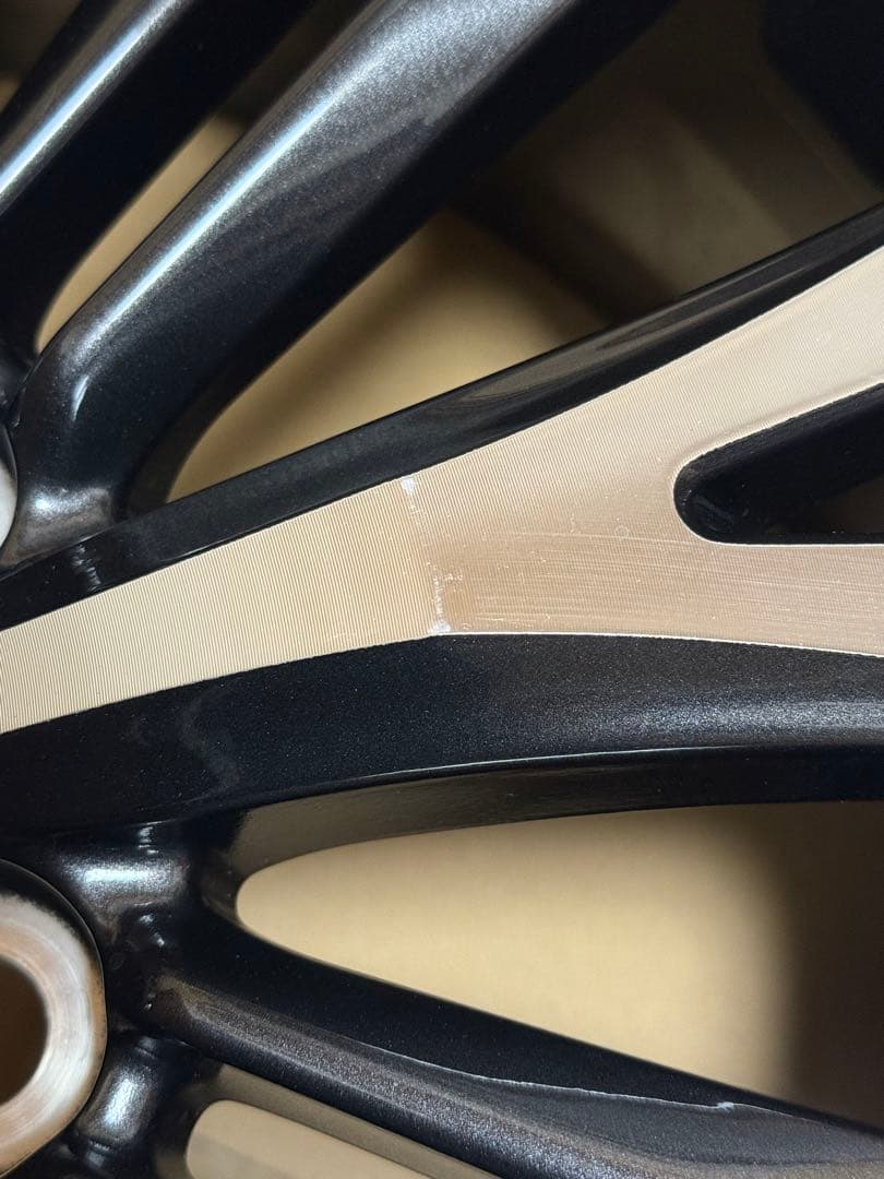 ハチコ　トヨタ　ヤリスクロス　純正18インチアルミホイール　②