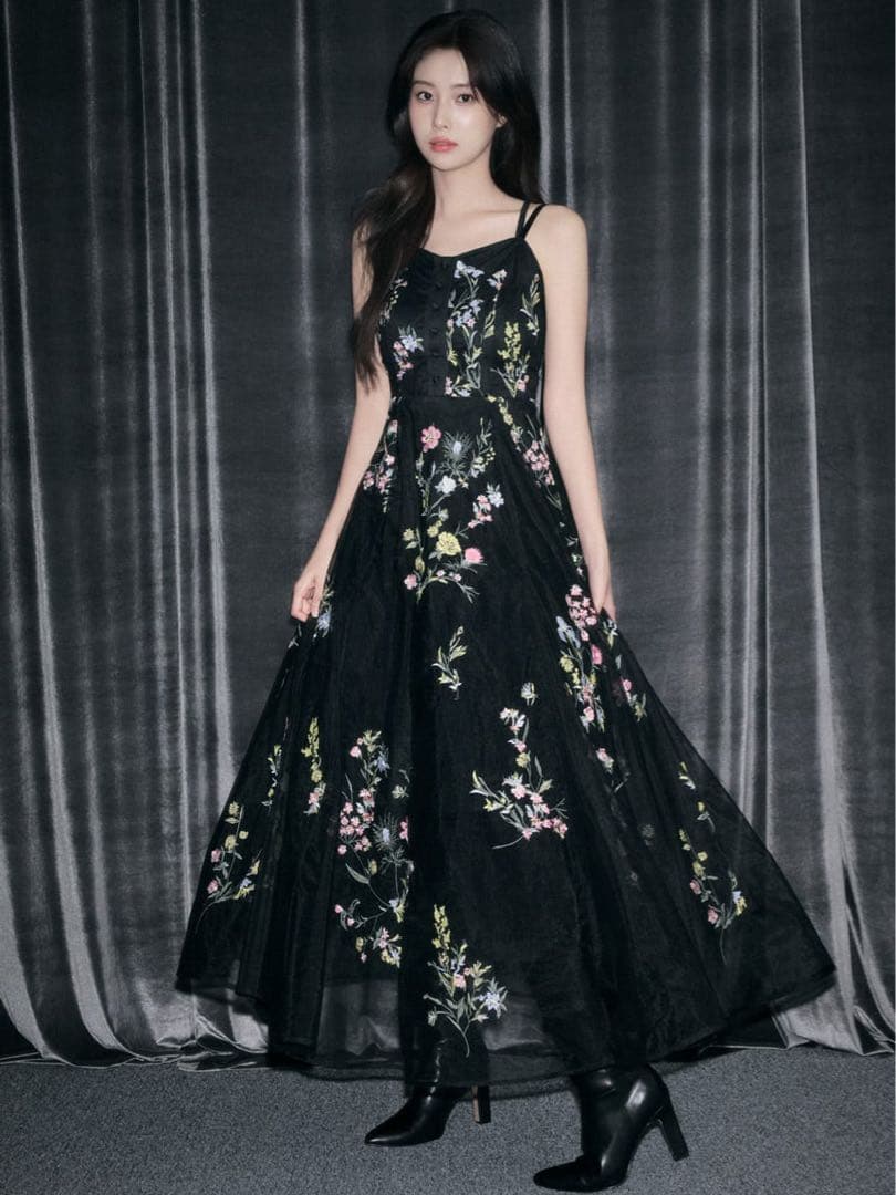 【完売/紙タグ付】Snidelエンブロイダリーチュールドレス【カンヘウォン着用】