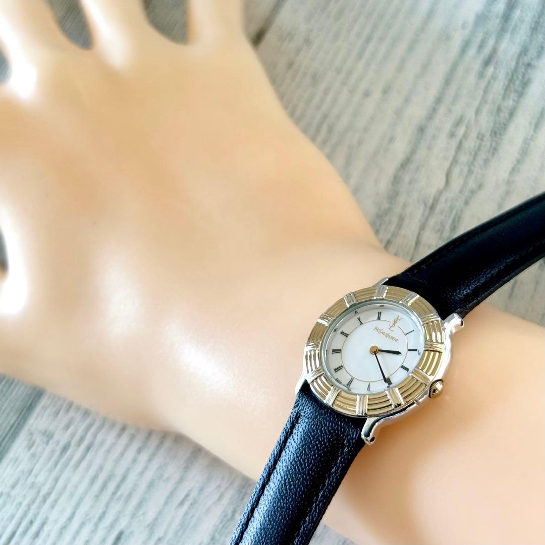 【希少】Yves Saint Laurent 腕時計 ラウンド ゴールド 白