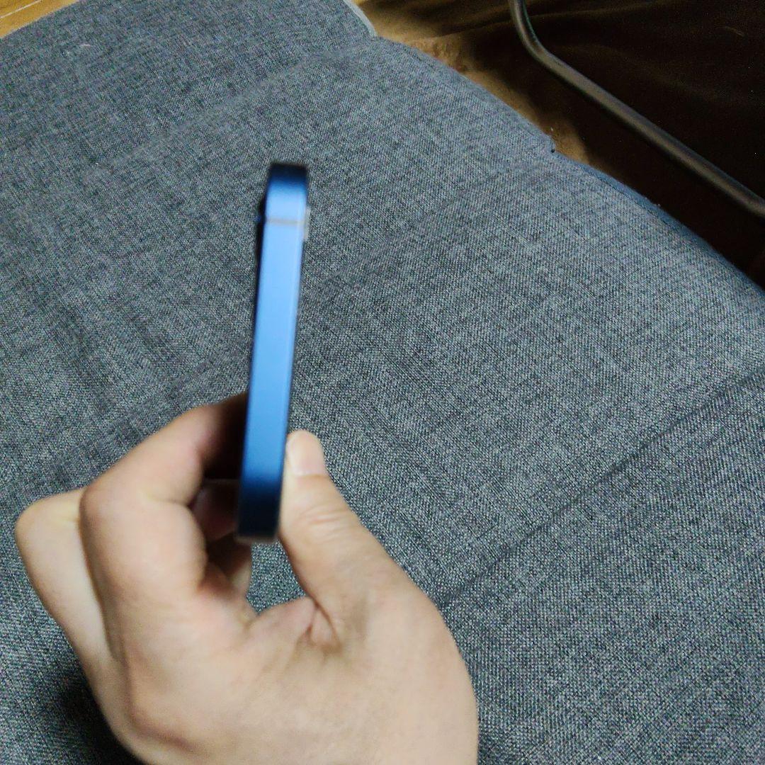 【かに】iPhone12 本体ブルー128GB