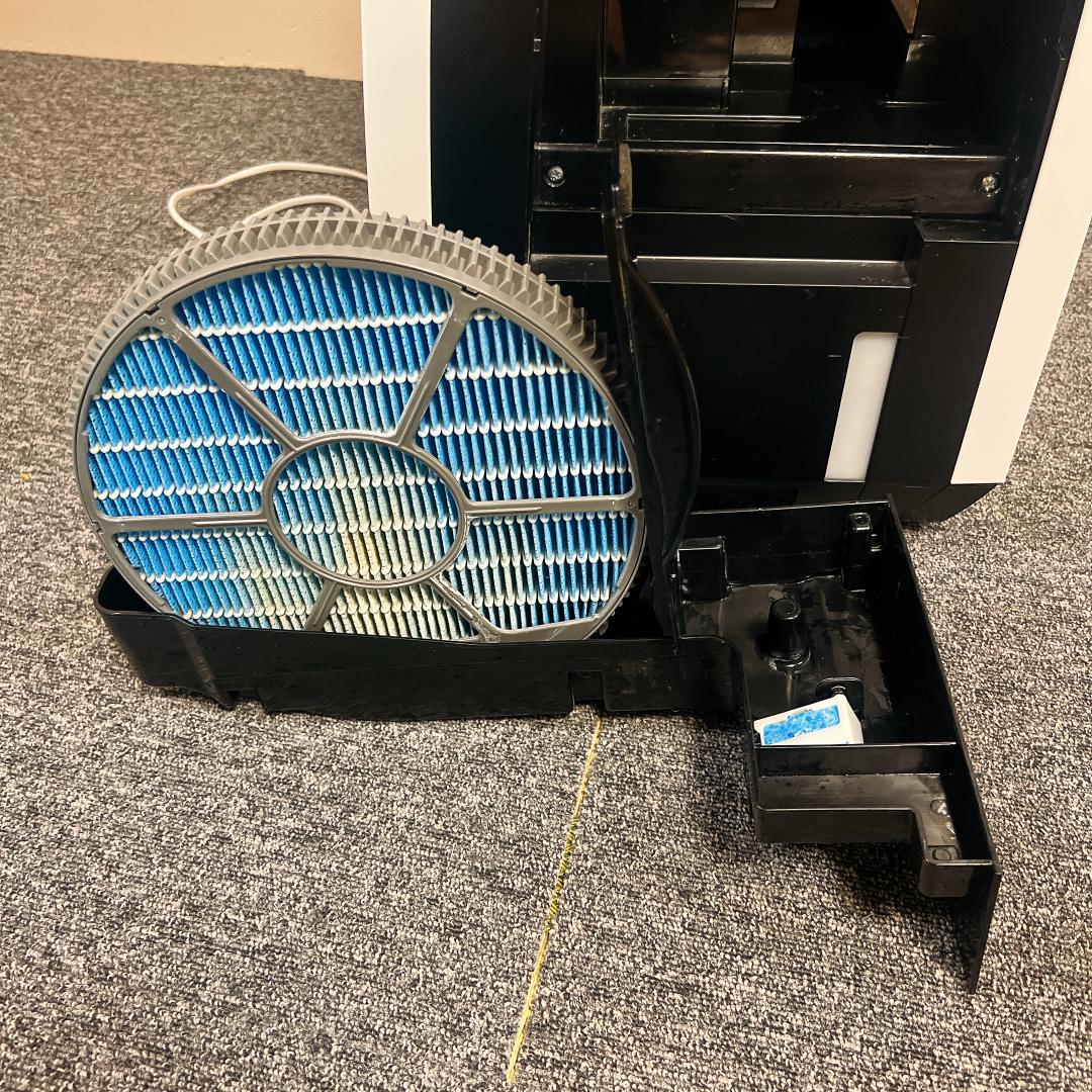 【美品】SHARP KC-HD70-W 除湿・加湿・空気清浄機　19年製