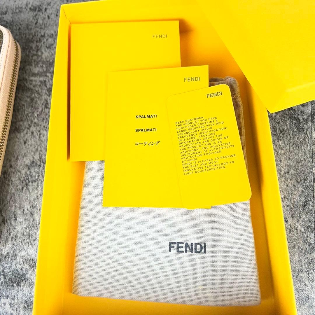 FENDI ズッカ柄 ラウンドファスナー 長財布 ピンク