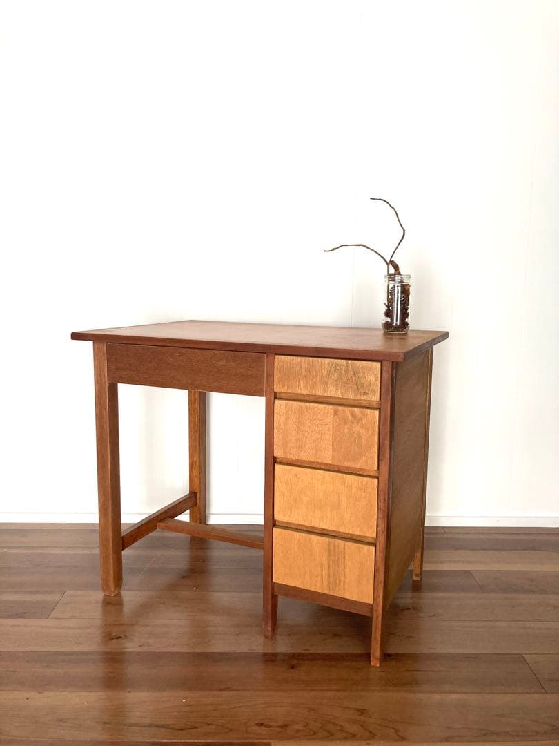 【メンテ済み】シンプルなデザインの木製机　片袖机　ビンテージ　昭和レトロ