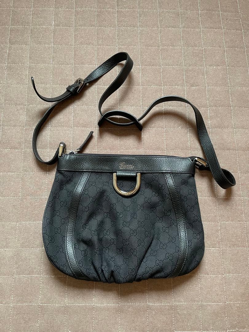 GUCCI グッチ GGキャンバス ショルダーバッグ 黒