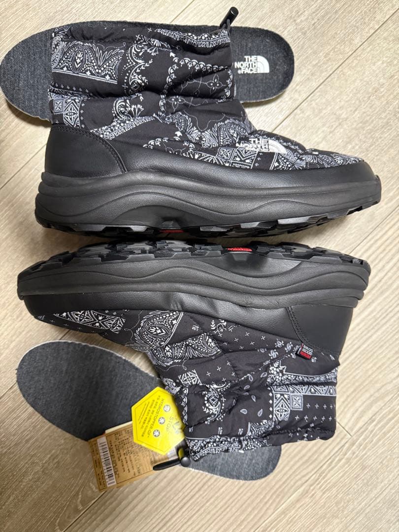 韓国ノースフェイス　スノーブーツ
