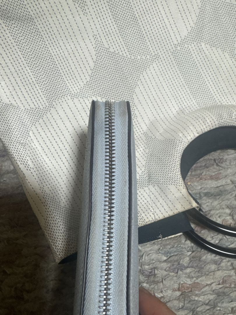 ルイヴィトンレア長財布