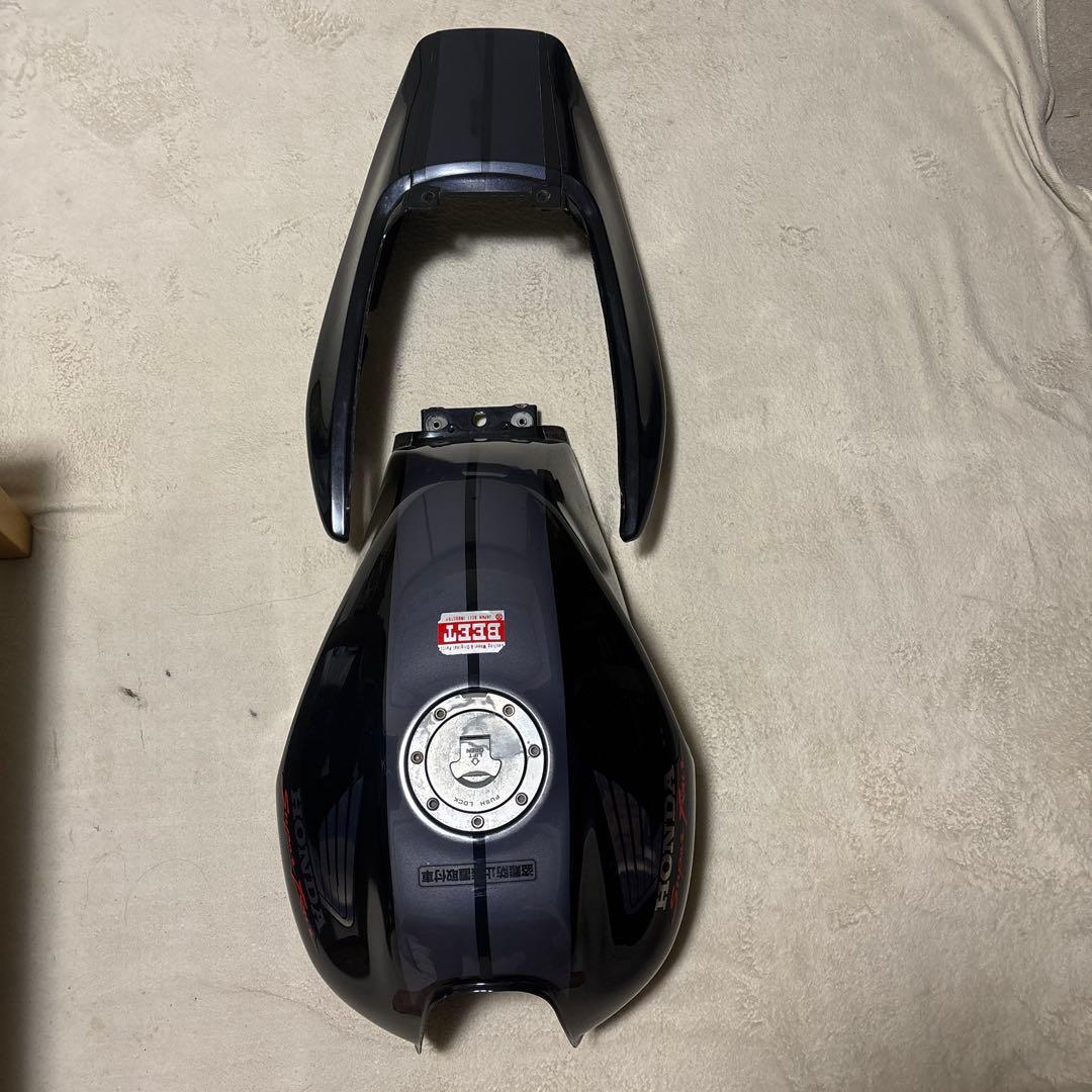 値下げです！美品98年式から取り外しNC31用 タンク、テールカウル