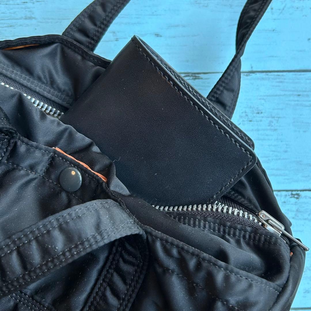 栃木レザー　二つ折り財布　コンパクトウォレット　本革　牛革　ハンドメイド