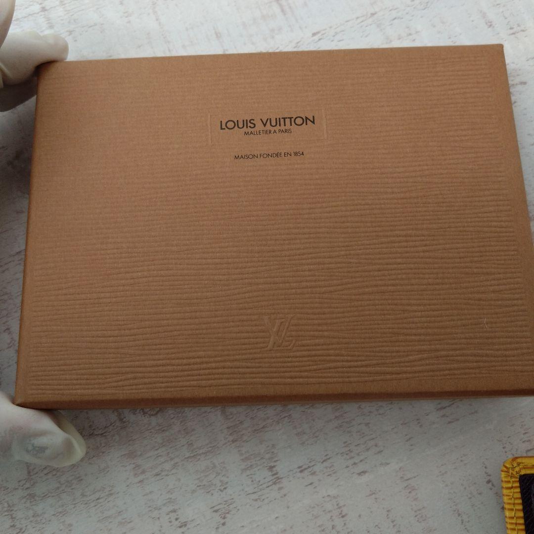 ルイヴィトン　エピ　2つ折り財布　　イエロー　黄色　ヴィエノワ ビエ