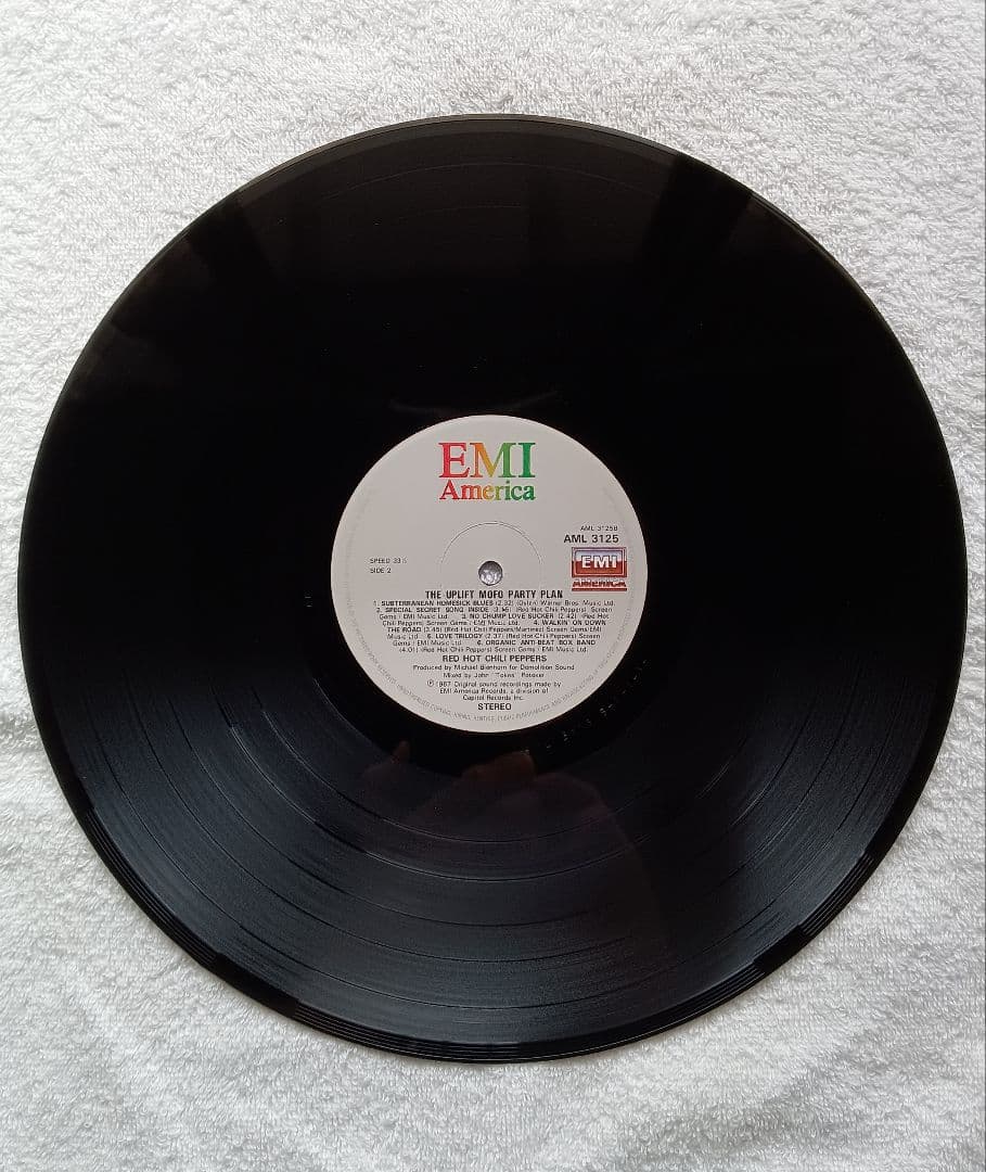 Red Hot Chili Peppers / The Uplift Mofo…