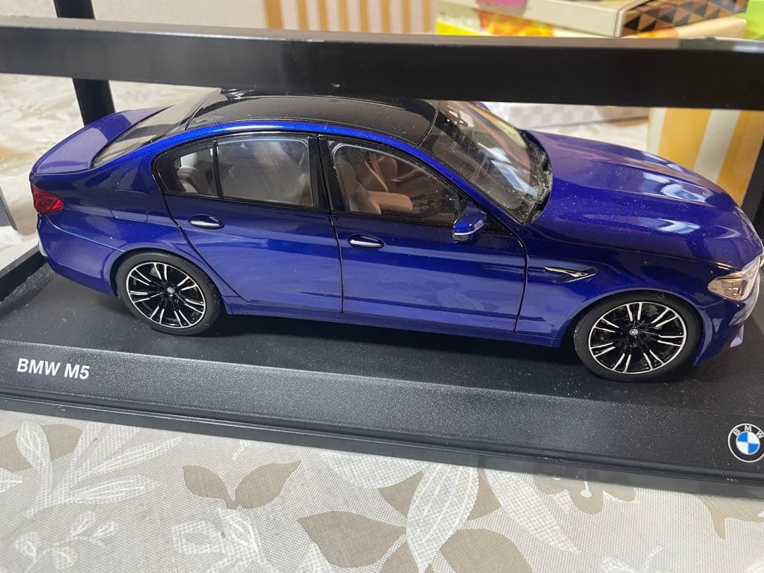  M5 ミニカー 1/18 スケール 青