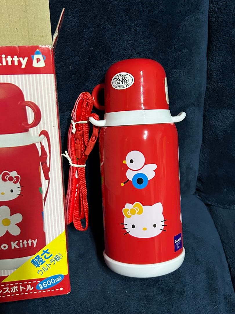 Hello Kitty ステンレスボトル 600ml 赤　レトロ