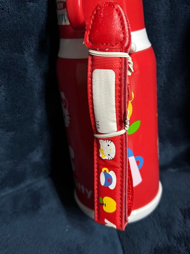 Hello Kitty ステンレスボトル 600ml 赤　レトロ